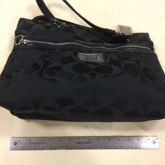 Classic Coach fabric handbag - Picture 2 of 8